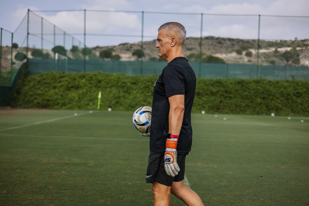 Les tactiques secrètes des meilleurs entraîneurs pour dominer en Ligue 1 en 2026